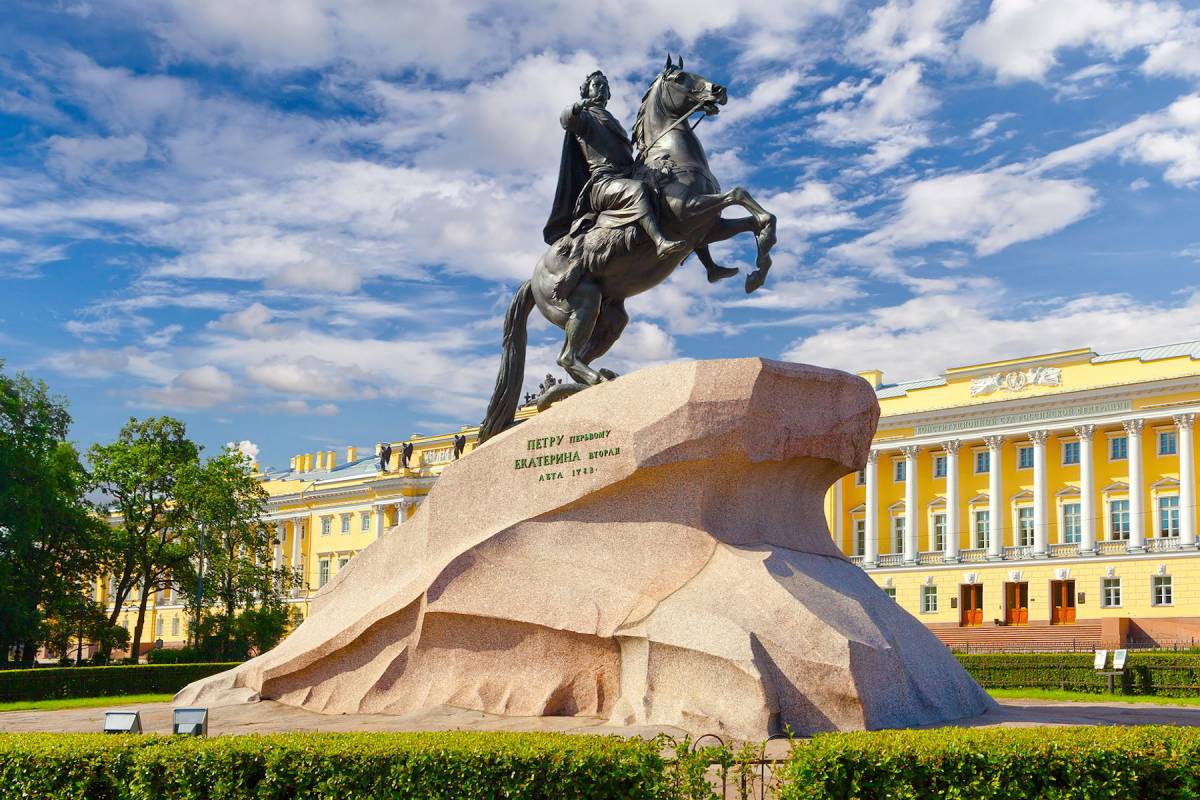 Памятник «Медный всадник» в Санкт-Петербурге Памятник «Медный всадник» в Санкт-Петербурге