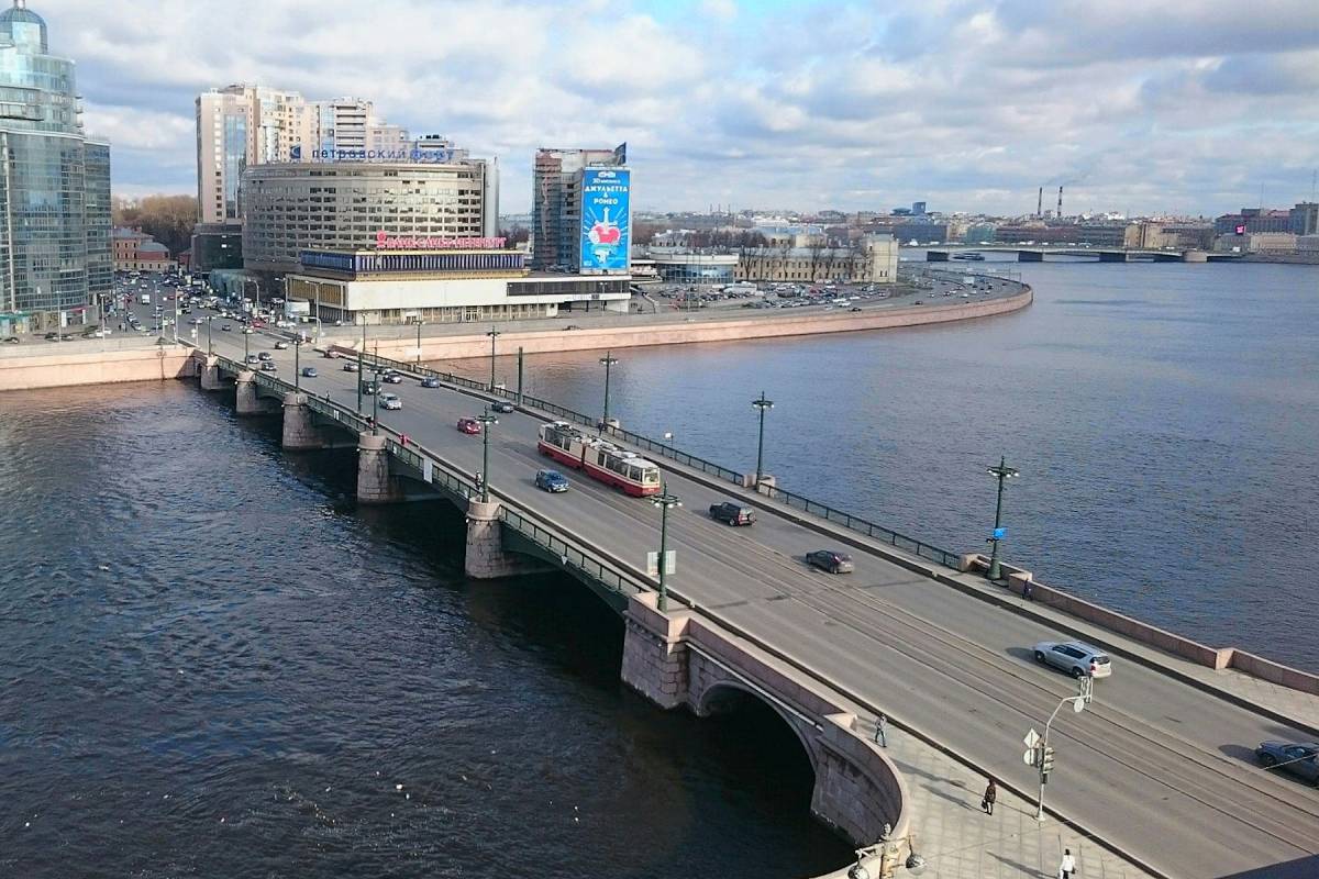 Сампсониевский мост в Санкт-Петербурге Сампсониевский мост в Санкт-Петербурге