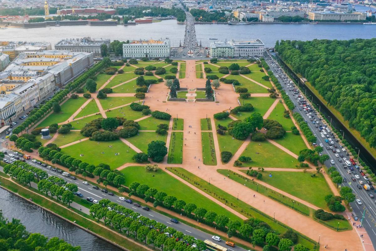Марсово поле в Санкт-Петербурге Марсово поле в Санкт-Петербурге