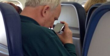 Можно ли пользоваться телефоном в самолете