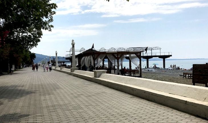 Вы сейчас просматриваете Колоритная Абхазия: отдых в частном секторе на берегу моря