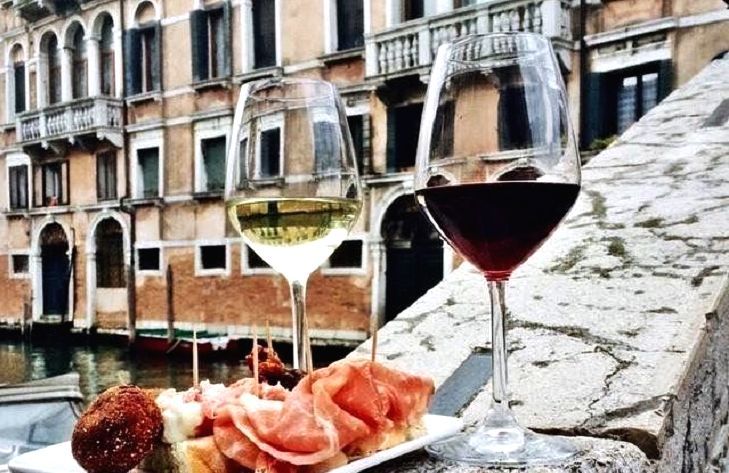 Вы сейчас просматриваете 5 мест, где можно недорого поесть в Венеции