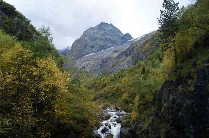 Водопад чертова мельница домбай фото