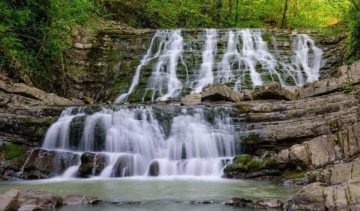 You are currently viewing Экскурсия 33 водопада из Сочи: стоит ли ехать?