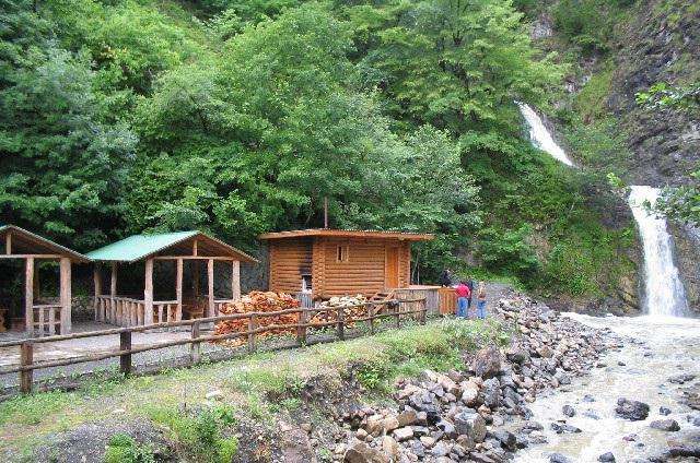 Баня у змейковских водопадов