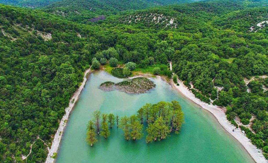 Кипарисовое озеро в Сукко, Краснодарский край – фото, как ...