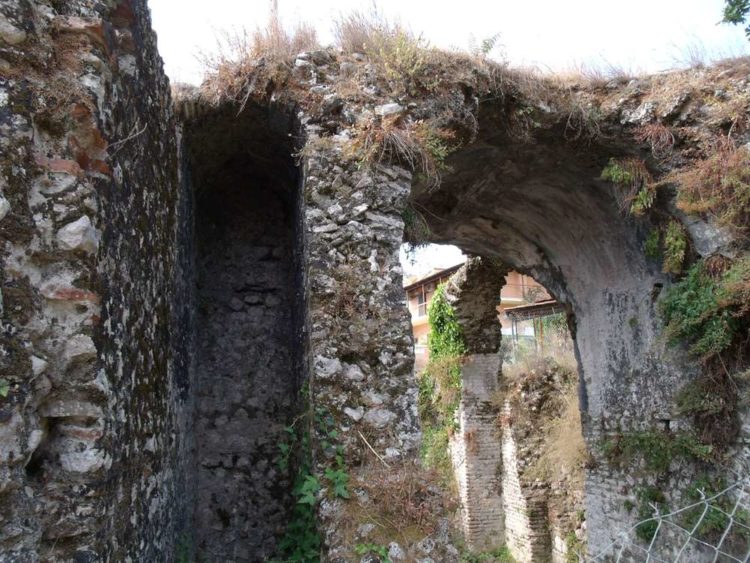 Руины римских терн