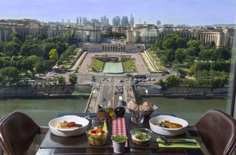 Вид из ресторана 58 Tour Eiffel
