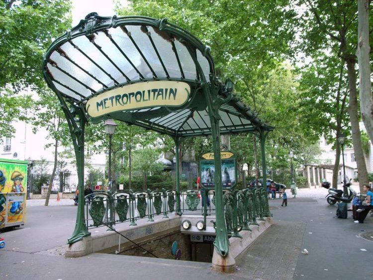 Станция метро Парижа
