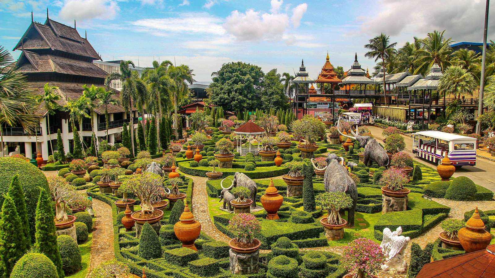 Тропический парк Нонг Нуч — яркая достопримечательность в окрестностях Паттайи