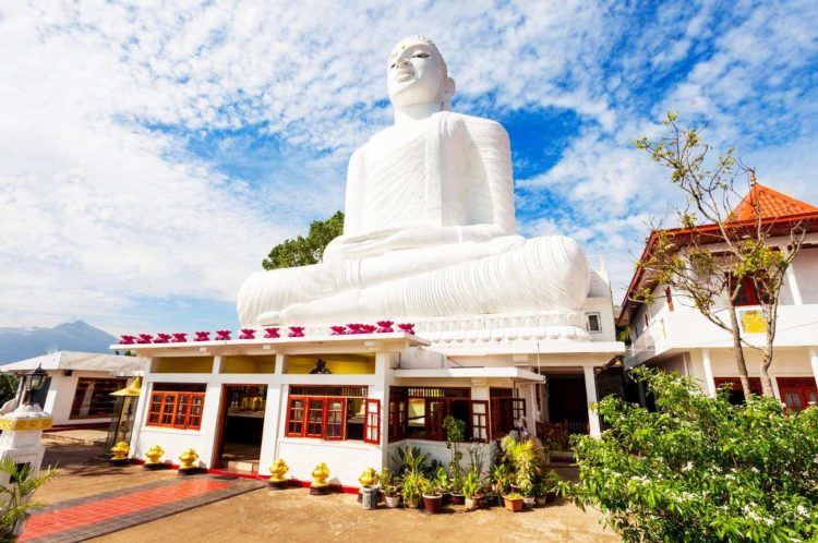 Храм со статуей Будды Бахирава Канда