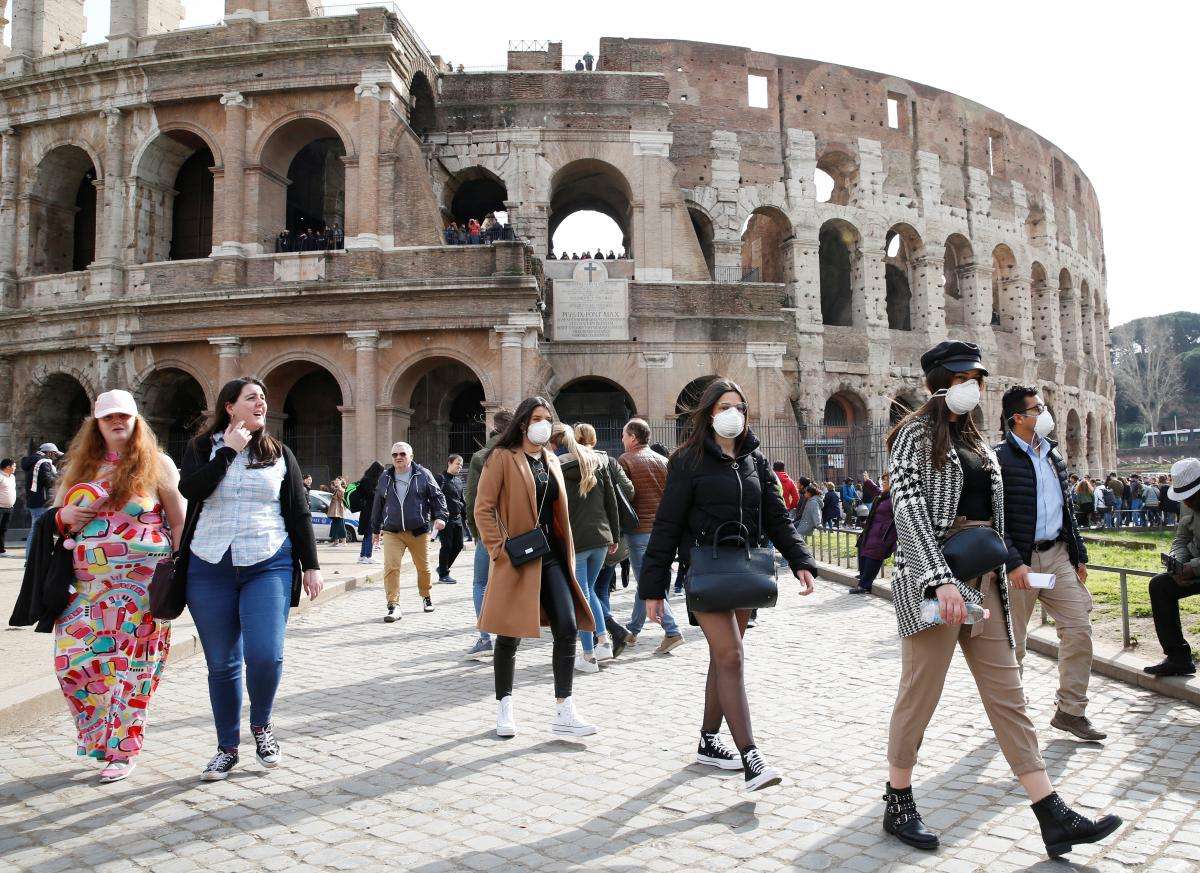 Италия и туристы