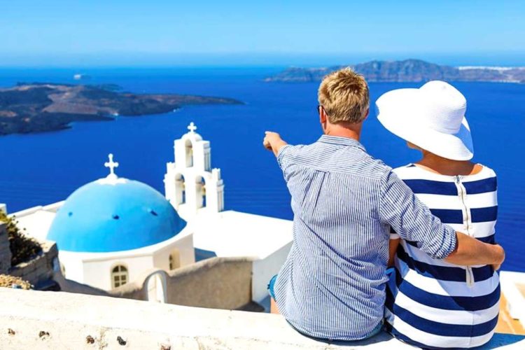 туристы в Греции