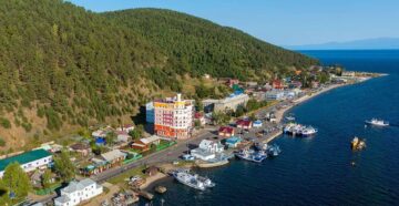 Отдых в Листвянке на Байкале летом и зимой: что посмотреть и где остановиться