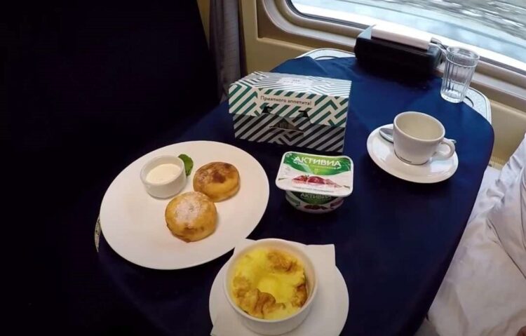 Питание в поезде Таврия 