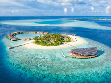 Вы сейчас просматриваете Новый налог на выезд с туристов вводят на Мальдивах: насколько подорожает отдых