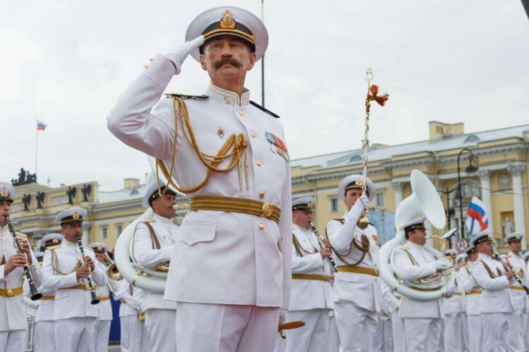 Моряки на день ВМФ в Санкт-Петербурге