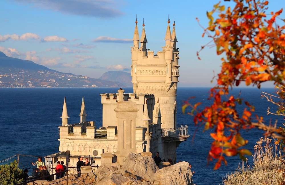 Крым в октябре: куда поехать на отдых, погода, что посмотреть