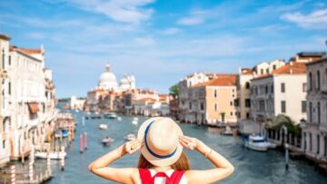 Вы сейчас просматриваете В Венеции начнут взимать плату с туристов за отдых