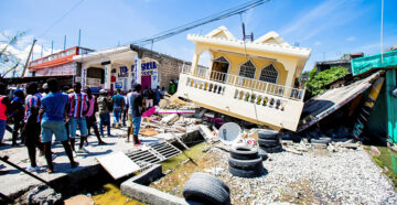 Землетрясение на Гаити унесло жизни более тысячи человек