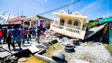You are currently viewing Землетрясение на Гаити унесло жизни более тысячи человек