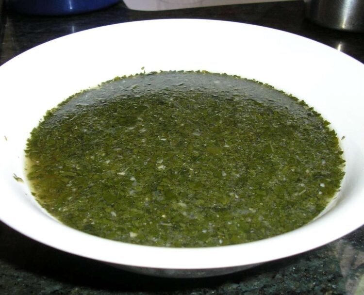 Мулукия — традиционный египетский суп