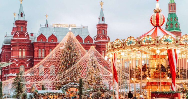 Бесплатные карусели на рождественском фестивале в Москве