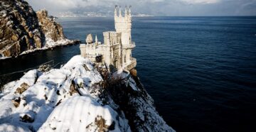 Крым не боится «омикрона»: в регионе сняли ограничения на Новый год