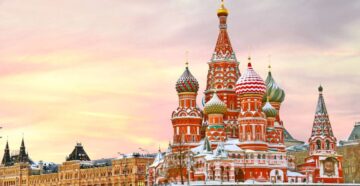Топ 10 лучших новогодних экскурсий по Москве в 2024 году