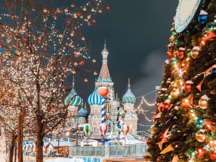 Прогулка с Дедом Морозом по новогодней Москве
