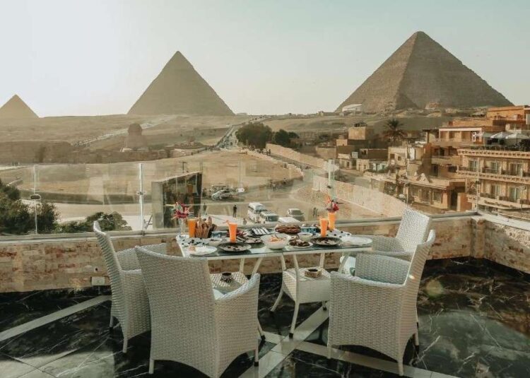 Отель Cleopatra pyramids view