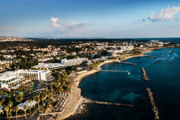 Вы сейчас просматриваете Без ПЦР-тестов и карантина: Кипр меняет правила въезда для туристов с марта 2022 года