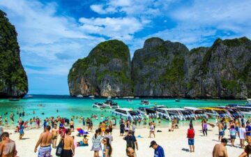 Вы сейчас просматриваете Таиланд открывает для российских туристов курорты Краби, Сураттани и Пхангнга