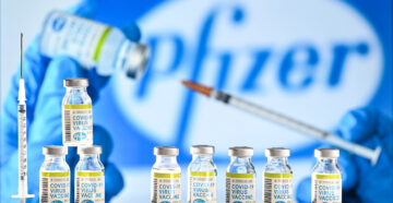 В Европу без ограничений: запущены вакцинные туры для получения одобренной в ЕС Pfizer