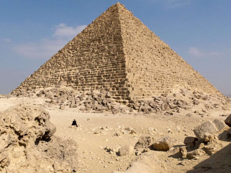 Пирамида Микерина в Гизе