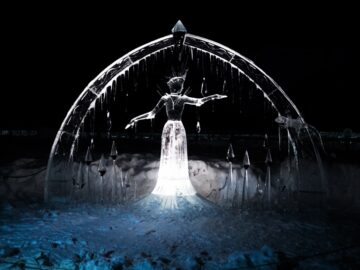 Вы сейчас просматриваете Международный фестиваль снег и лед открылся в парке Горького в Москве и удивляет гостей ледовыми скульптурами