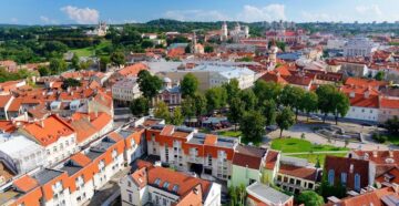 Литва возобновляет выдачу виз для российских туристов и приглашает в гости