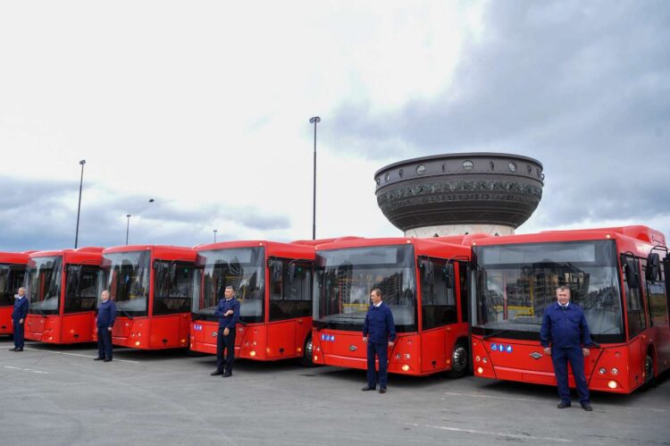 Красные автобусы Казани