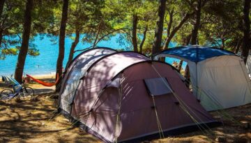 Вы сейчас просматриваете Топ 15 лучших туристических палаток на 4 человека в 2023 году