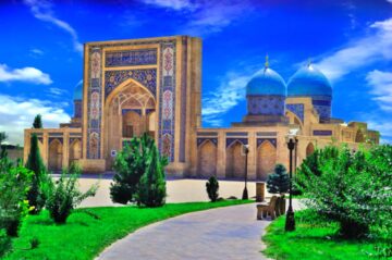 Вы сейчас просматриваете Не самый очевидный вариант отдыха: Узбекистан смягчил правила въезда для россиян и надеется на поток туристов