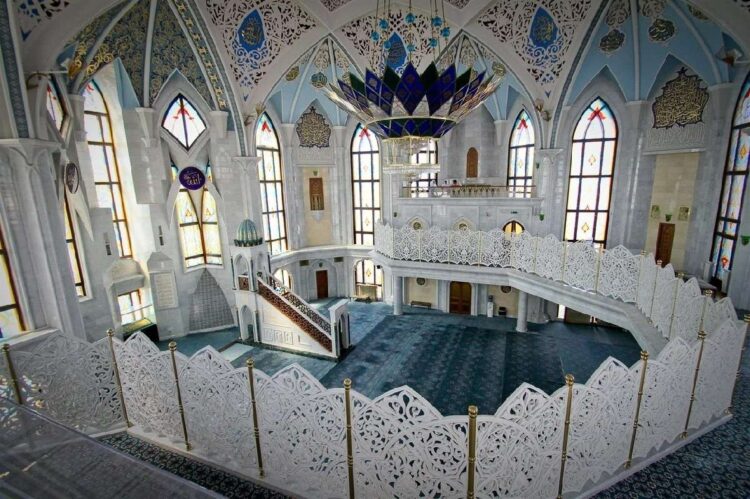 Интерьер мечети Кул Шариф в Казани