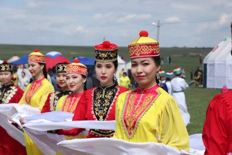 Программа фестиваля тюльпанов в Калмыкии
