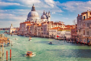 Вы сейчас просматриваете Цена вечности: красота итальянской Венеции остаётся неизменной, но вход в город становится платным