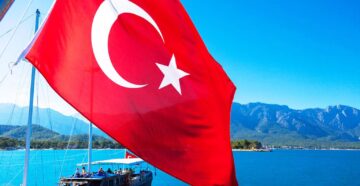 Обменникам тут не место: в Турции отелям запретили менять наличные деньги туристам