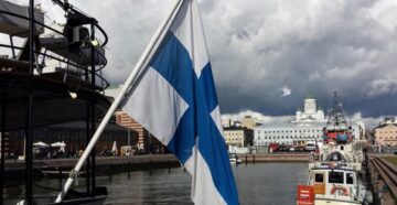Финляндия отменяет все COVID-ограничения для туристов, но проблемы с поездкой в страну у россиян остаются