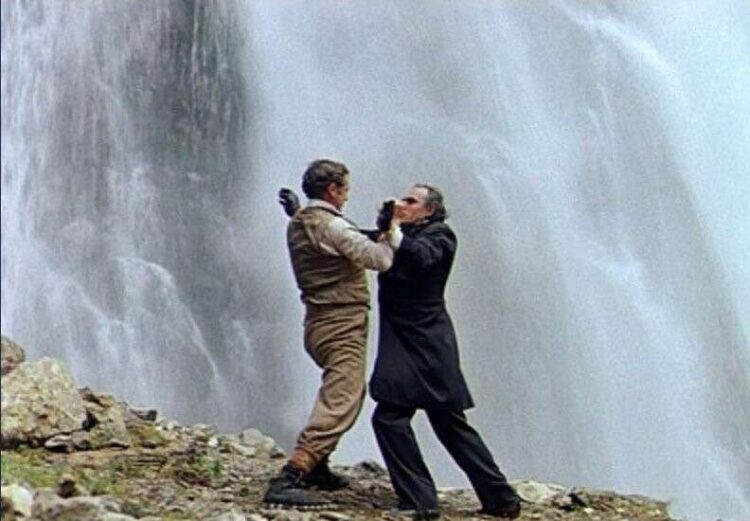 Кадр из фильма Шерлок Холмс, снятый на Гегском водопаде