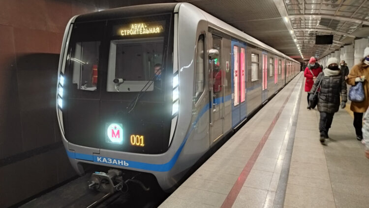 Внешний вид вагона метро в Казани
