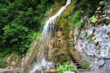 Вы сейчас просматриваете Водопад Мужские слезы в Абхазии