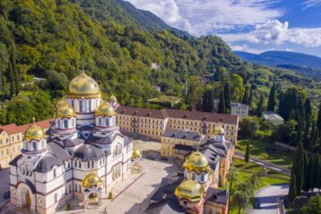 Вы сейчас просматриваете Топ 10 лучших экскурсий из Сухума по Абхазии в 2023 году
