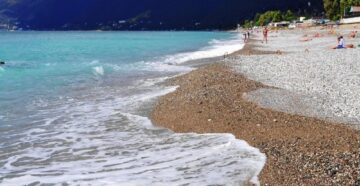 Топ 10 лучших пляжей Гагры в Абхазии